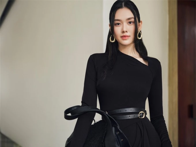 Á hậu Tường San gợi ý cách lên đồ thu đông chuẩn phong cách quiet luxury Á hậu Tường San gợi ý cách lên đồ thu đông chuẩn phong cách quiet luxury