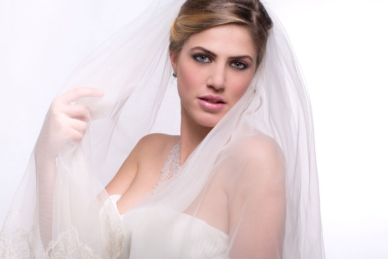 Ngắm vẻ đẹp kiêu sa của bà xã ngôi sao đắt giá nhất ĐT Italia