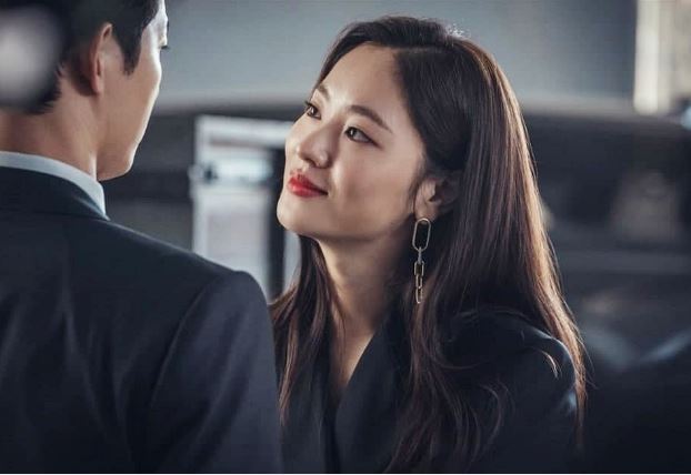 Bạn gái mới quen mời đi ăn 2 lần nhưng đều không trả tiền, tôi ngạc nhiên thắc mắc thì nhân viên ghé tai tiết lộ sự thật hoảng hồn