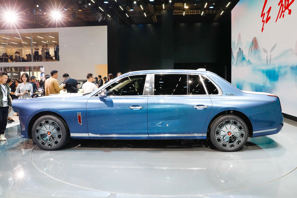 Sedan Trung Quốc dài gần 6 mét, công suất 387 mã lực, giá hơn 16 tỷ, cạnh tranh với Mercedes-Benz Maybach S-Class