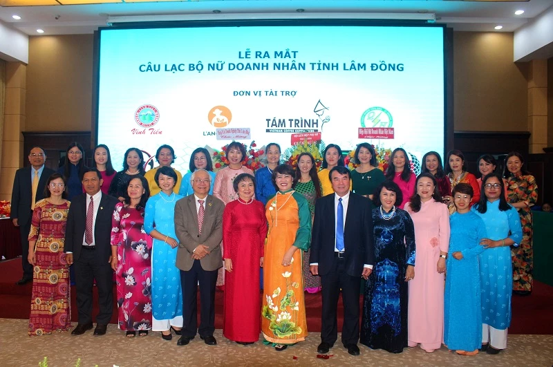 Ra mắt ban chấp hành CLB Nữ doanh nhân tỉnh Lâm Đồng.
