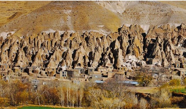 Ngôi làng 'vách đá' mang vẻ ngoài khiếp sợ nhưng đáng sống nhất thế giới