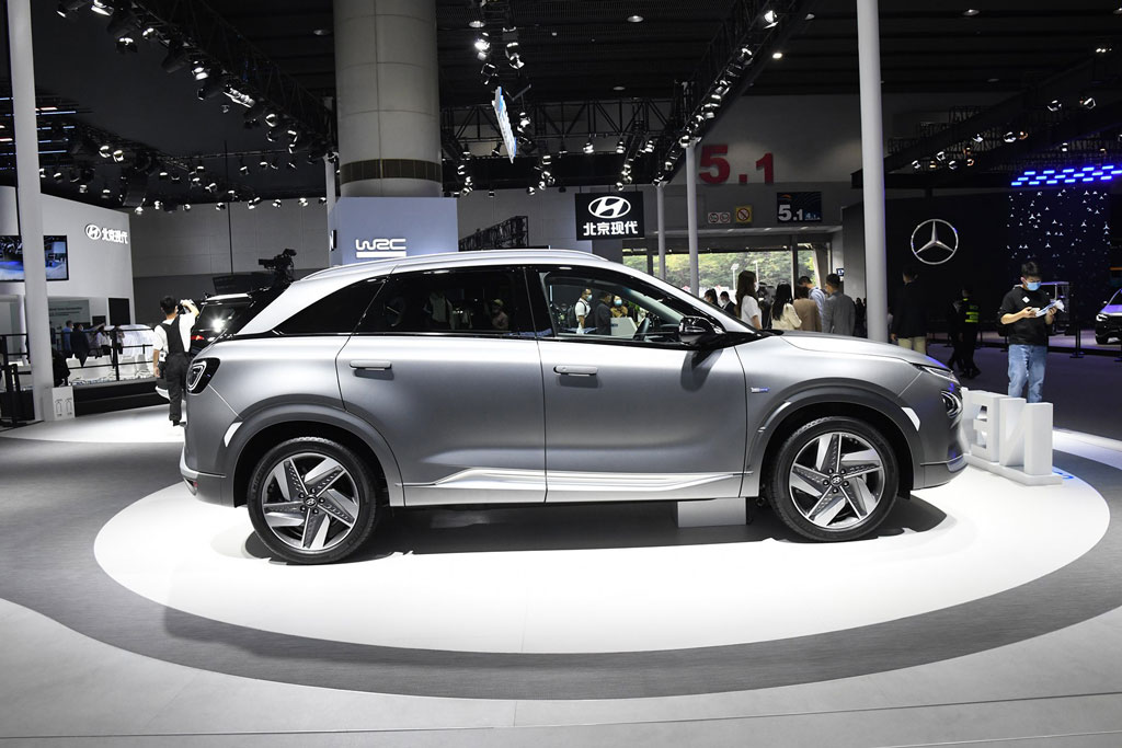 SUV Hyundai sử dụng pin nhiên liệu hydro, giá hơn 2,6 tỷ đồng