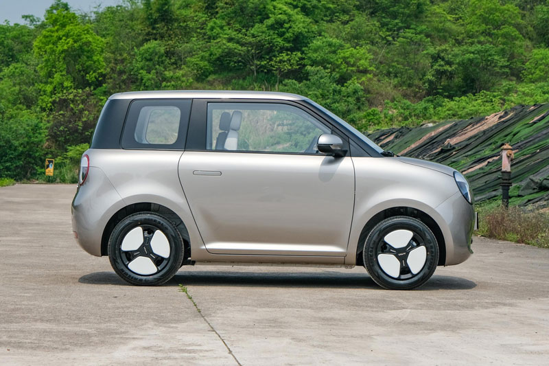 Xe điện mini phạm vi hoạt động 301km, giá 201 triệu đồng, cạnh tranh với Wuling Hongguang Mini EV