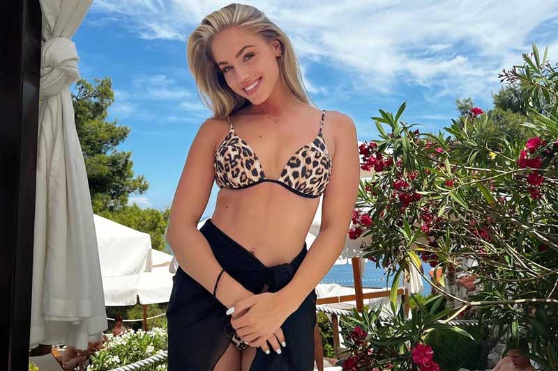 Ngắm dung nhan của nữ cầu thủ đẹp nhất thế giới, mê Ronaldo như 'điếu đổ'