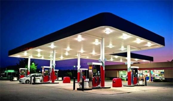 tài xế, đổ xăng, đổ xăng buổi trưa