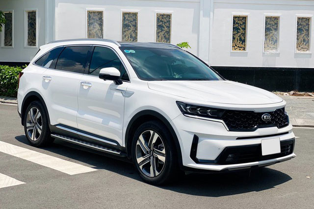Đại lý xả kho Kia Sorento 2022 giảm gần 100 triệu, giá từ 939 triệu, thấp hơn hẳn Hyundai Santa Fe