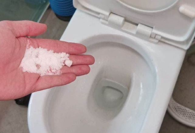Rắc một nắm muối vào bồn cầu, điều kỳ diệu có thể giúp bạn tiết kiệm hàng trăm đô la mỗi năm, hãy nhanh tay tham khảo