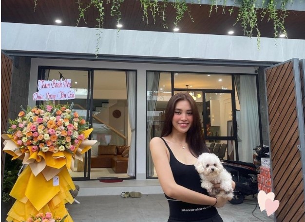 Cận cảnh căn nhà Tiểu Vy tặng bố mẹ, cơ ngơi sau 5 năm tích góp ấn tượng như nào?