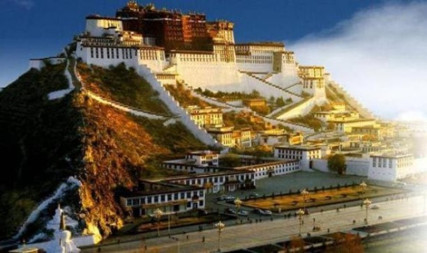 Một nửa số vàng trên thế giới nằm trong Cung điện Potala?