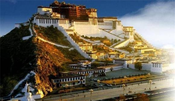 cung-dien (1).jpeg 0 Cung điện Potala, kiến trúc rát vàng