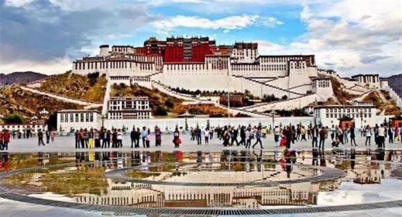 cung-dien (1).jpeg 2 Cung điện Potala, kiến trúc rát vàng
