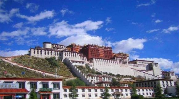 cung-dien (1).jpeg 3 Cung điện Potala, kiến trúc rát vàng