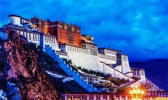 Cung điện Potala, kiến trúc rát vàng