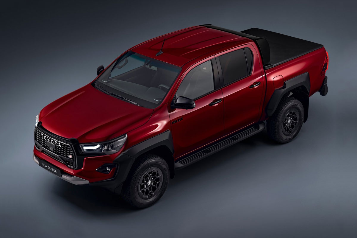 Toyota Hilux GR Sport II 2024 ra mắt với ngoại hình hầm hố, cạnh tranh Ford Ranger Raptor