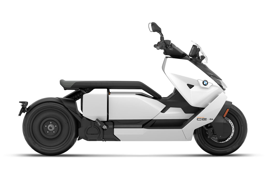 Cận cảnh xe máy điện giá từ 549 triệu đồng tại Việt Nam