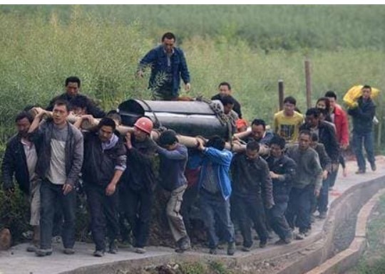 Người xưa sau khi chết tại sao phải đặt trong quan tài, và tại sao phải đóng đinh nắp quan tài?