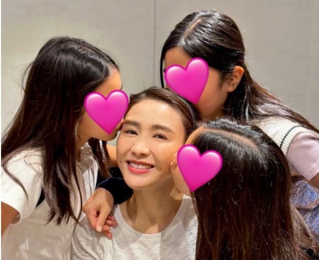 “Đệ nhất mỹ nhân TVB” Lê Tư khoe cận hình ảnh 3 con gái lớn, nhưng vẫn nhất quyết làm điều này