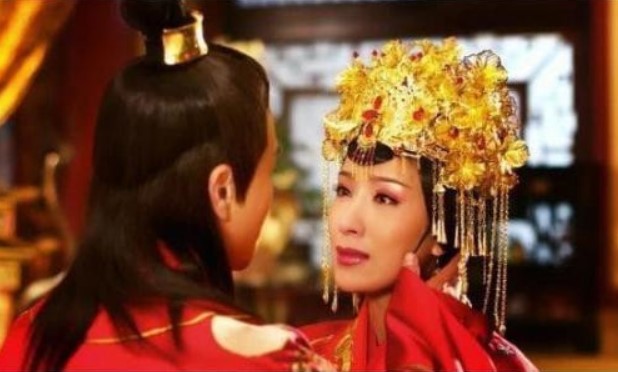 Người phụ nữ duy nhất được chôn cất trong lăng tẩm, trên cửa lăng có khắc tám ký tự, Càn Long đào được nửa đường thì lập tức rút lui