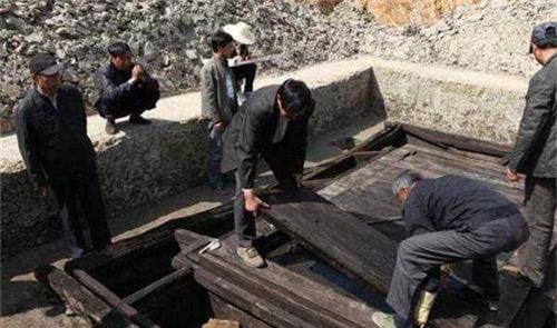 quan-tai (1).jpeg 1 quan tài, người xưa, tang lễ, đóng đinh