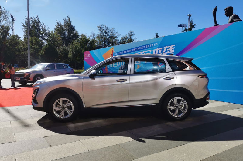 SUV động cơ tăng áp, nhiều công nghệ tiên tiến, giá hơn 400 triệu đồng