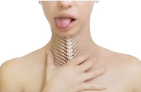 Mẹo chữa hóc xương cá chỉ trong '1 nốt nhạc' mà không cần gặp bác sĩ