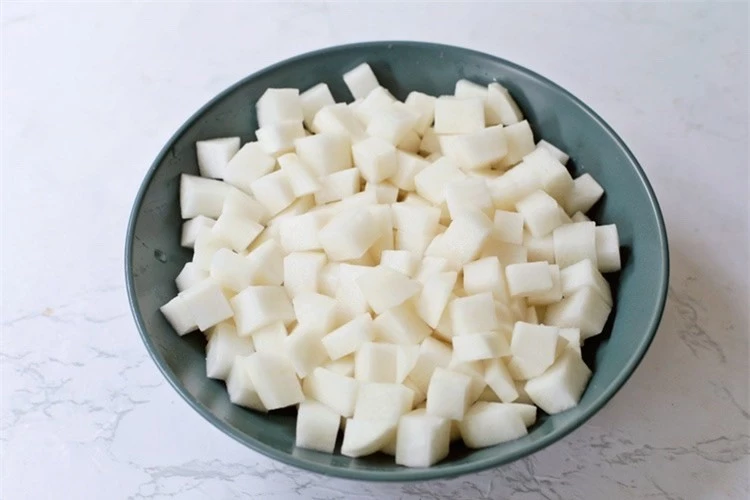 Loại củ trắng toàn thân có lượng vitamin C cao gấp 8 lần táo, ăn vào tốt cho phổi, giá chỉ hơn 20k/kg - 2