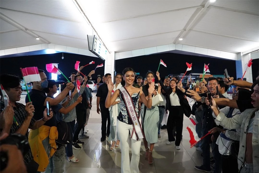 Dàn đối thủ của Phương Nhi khởi hành đi Nhật thi Hoa hậu Quốc tế ảnh 11