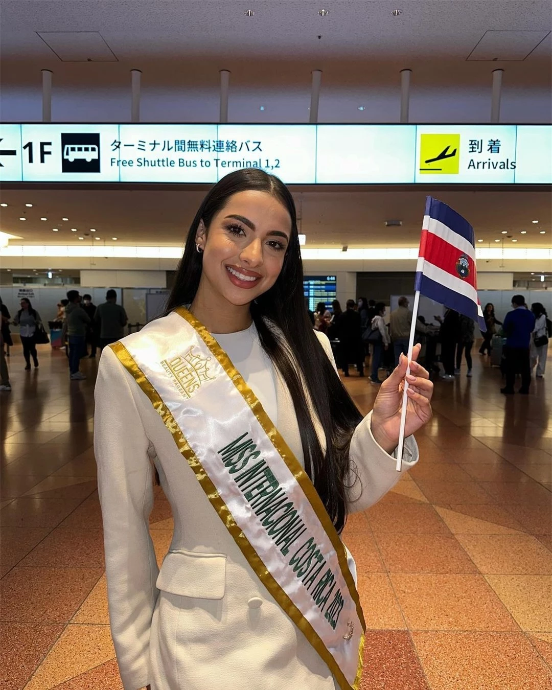 Dàn đối thủ của Phương Nhi khởi hành đi Nhật thi Hoa hậu Quốc tế ảnh 15