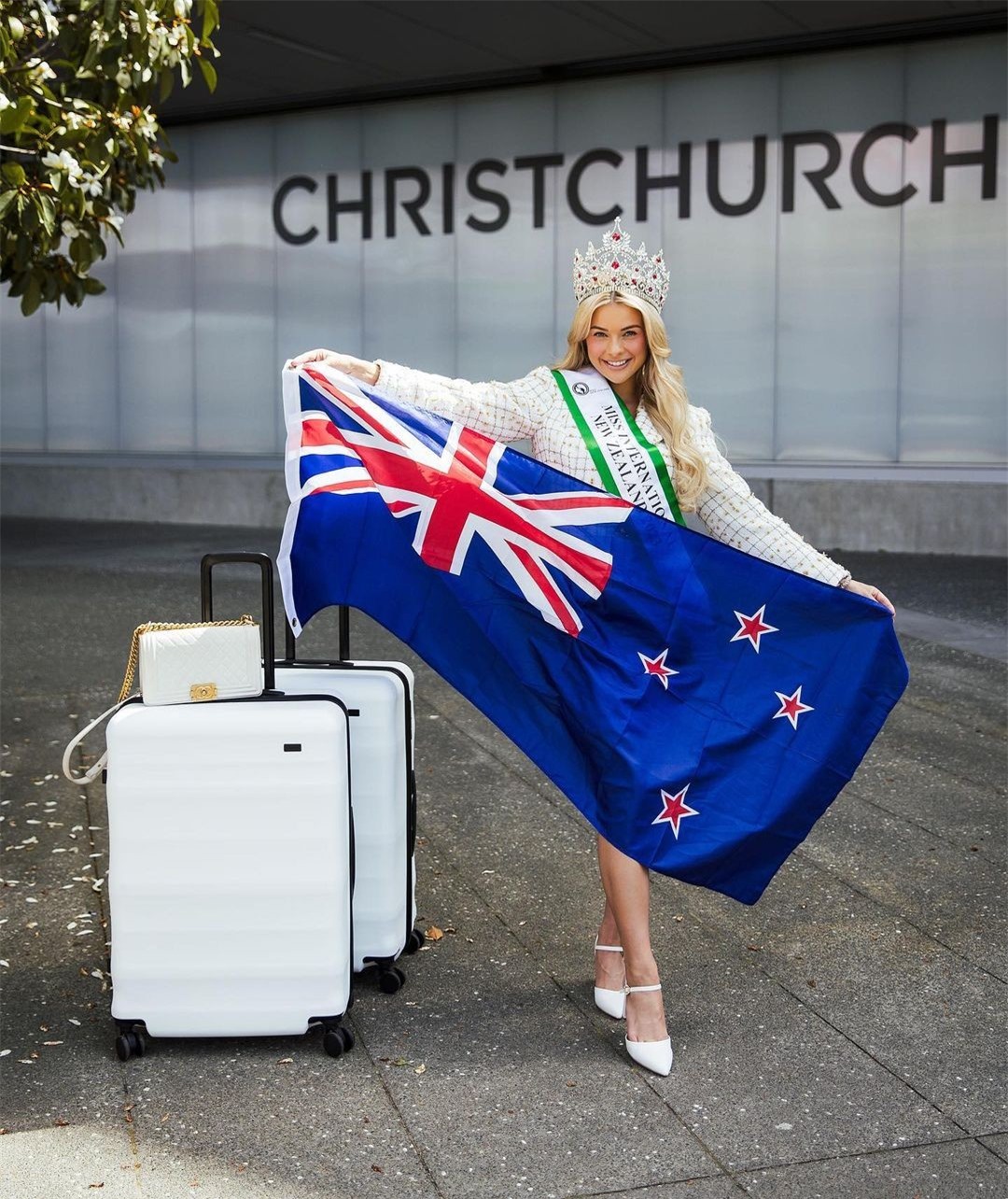 Dàn đối thủ của Phương Nhi khởi hành đi Nhật thi Hoa hậu Quốc tế ảnh 19