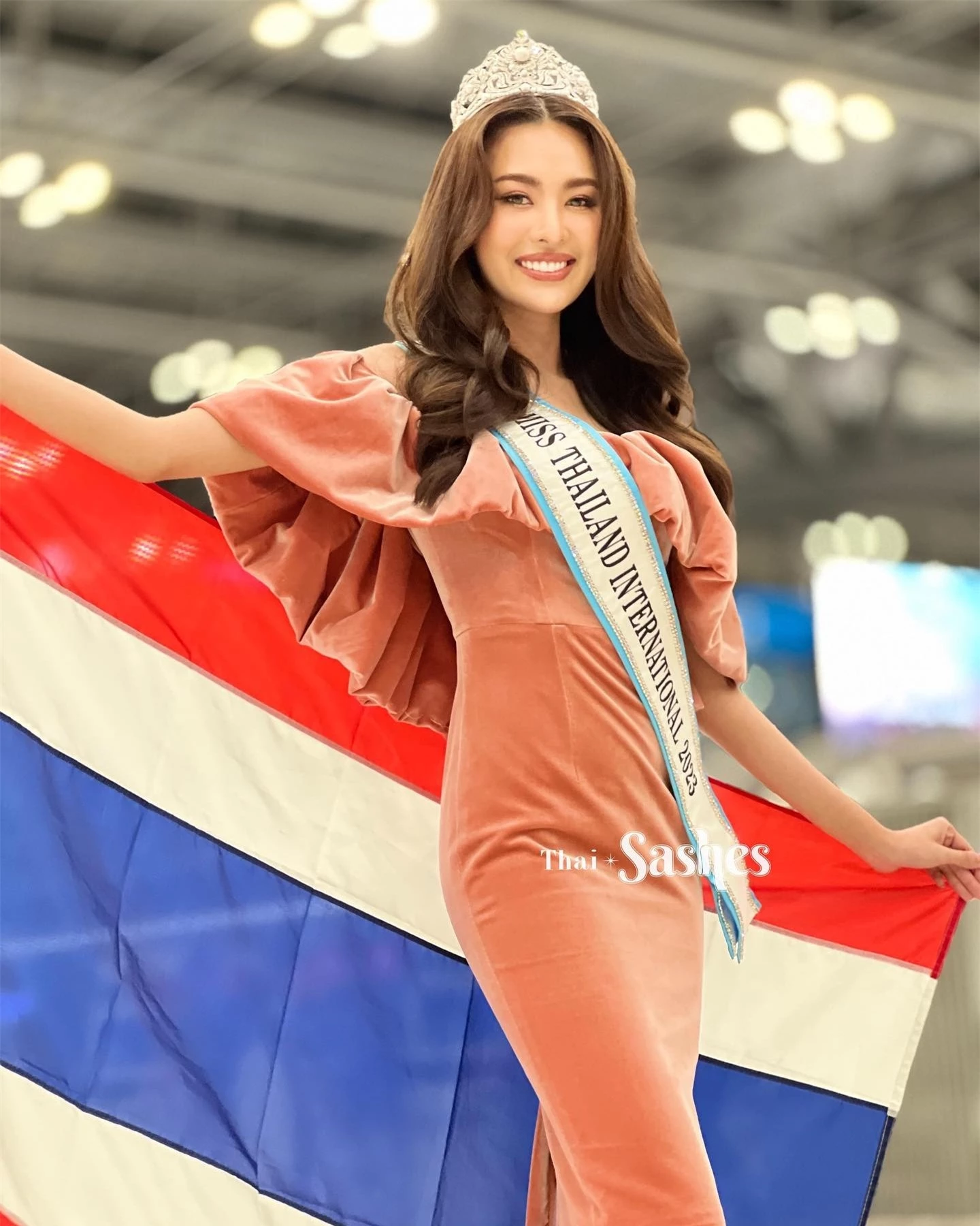 Dàn đối thủ của Phương Nhi khởi hành đi Nhật thi Hoa hậu Quốc tế ảnh 7