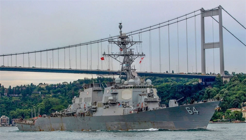 Quân sự thế giới hôm nay (21-10): Tàu chiến Mỹ đánh chặn tên lửa hướng về Israel, Ukraine nhận trực thăng Mi-8