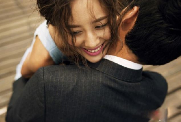 Cãi nhau trước sảnh khách sạn, bạn gái buột miệng nói ra một câu khiến tôi chua xót và đau điếng