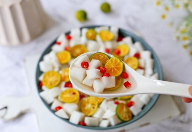 Loại củ trắng toàn thân có lượng vitamin C cao gấp 8 lần táo, ăn vào tốt cho phổi, giá chỉ hơn 20.000 đồng/kg