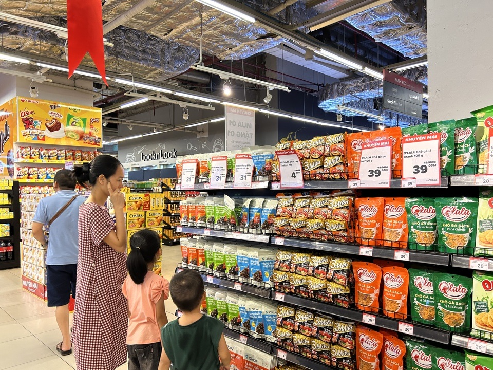 Mua bán online "vượt mặt" kênh truyền thống và hồi chuông cảnh báo