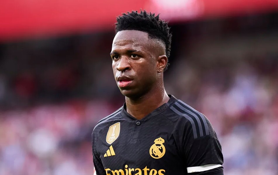 Vinicius khen ng&#x1EE3;i Sevilla khi x&#x1EED; l&#xFD; h&#xE0;nh &#x111;&#x1ED9;ng &#x111;&#x1ED1;i v&#x1EDB;i C&#x110;V ph&#xE2;n bi&#x1EC7;t ch&#x1EE7;ng t&#x1ED9;c