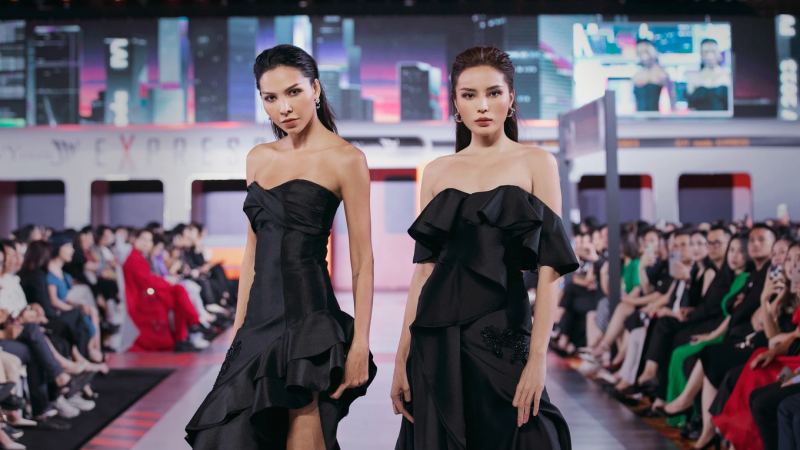 Kỳ Duyên - Minh Triệu sánh đôi, khoe vai thon với váy cúp ngực gợi cảm