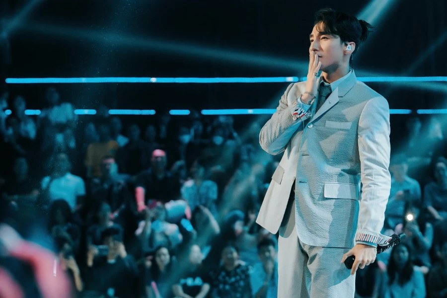 Sơn Tùng M-TP khiến hàng nghìn khán giả bấn loạn tại Chung kết Vietnam Idol