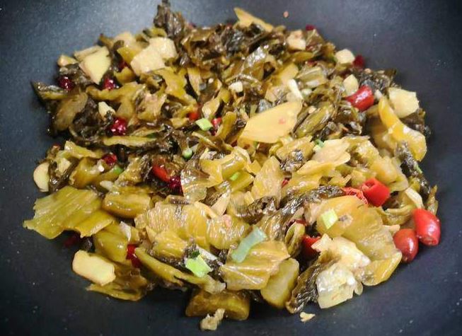 Loại rau giá tiền tính theo bát, vừa ngon rẻ lại tốt cho tiêu hóa, đem nấu với cá được món cực ngon