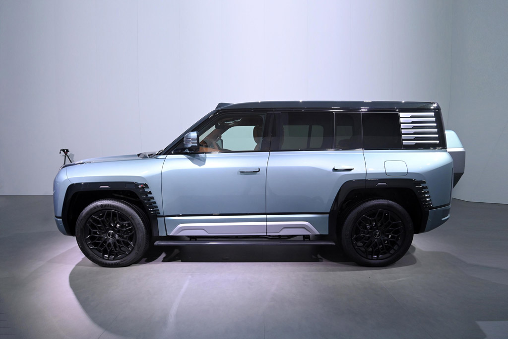 SUV địa hình công suất 1.197 mã lực, giá hơn 3,5 tỷ đồng nhận 30.000 đơn đặt hàng sau hơn 1 tháng