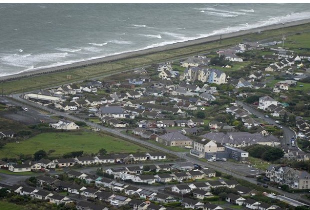 Ng&#xF4;i l&#xE0;ng b&#x1ECB; b&#x1ECF; r&#x1A1;i &#x1EDF; x&#x1EE9; Wales