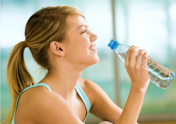 Mất nước ảnh hưởng thế nào tới các bộ phận trên cơ thể và những lưu ý khi bổ sung nước từ các chuyên gia