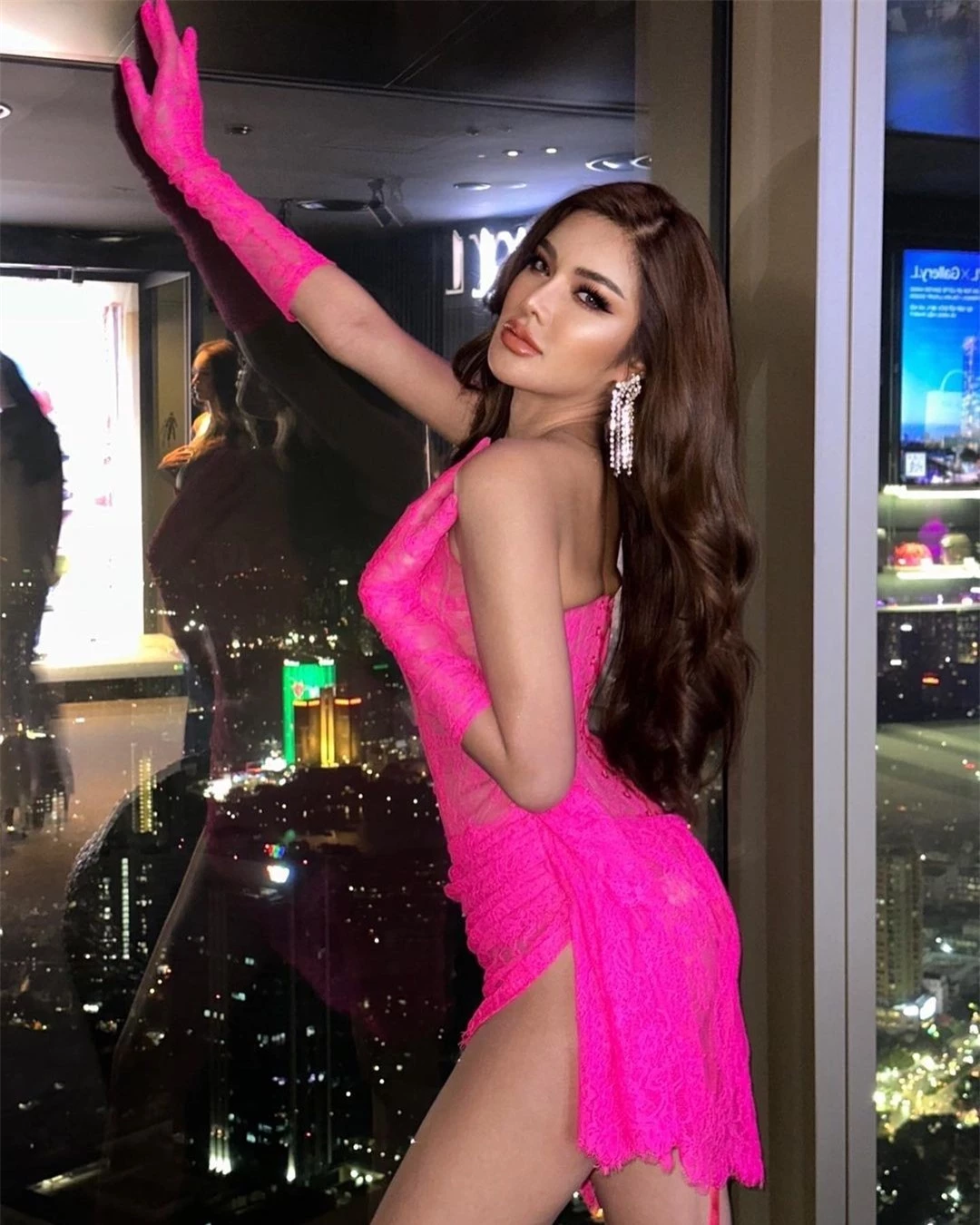 Hoa hậu Hòa bình Thái Lan mặc váy xuyên thấu ảnh 14