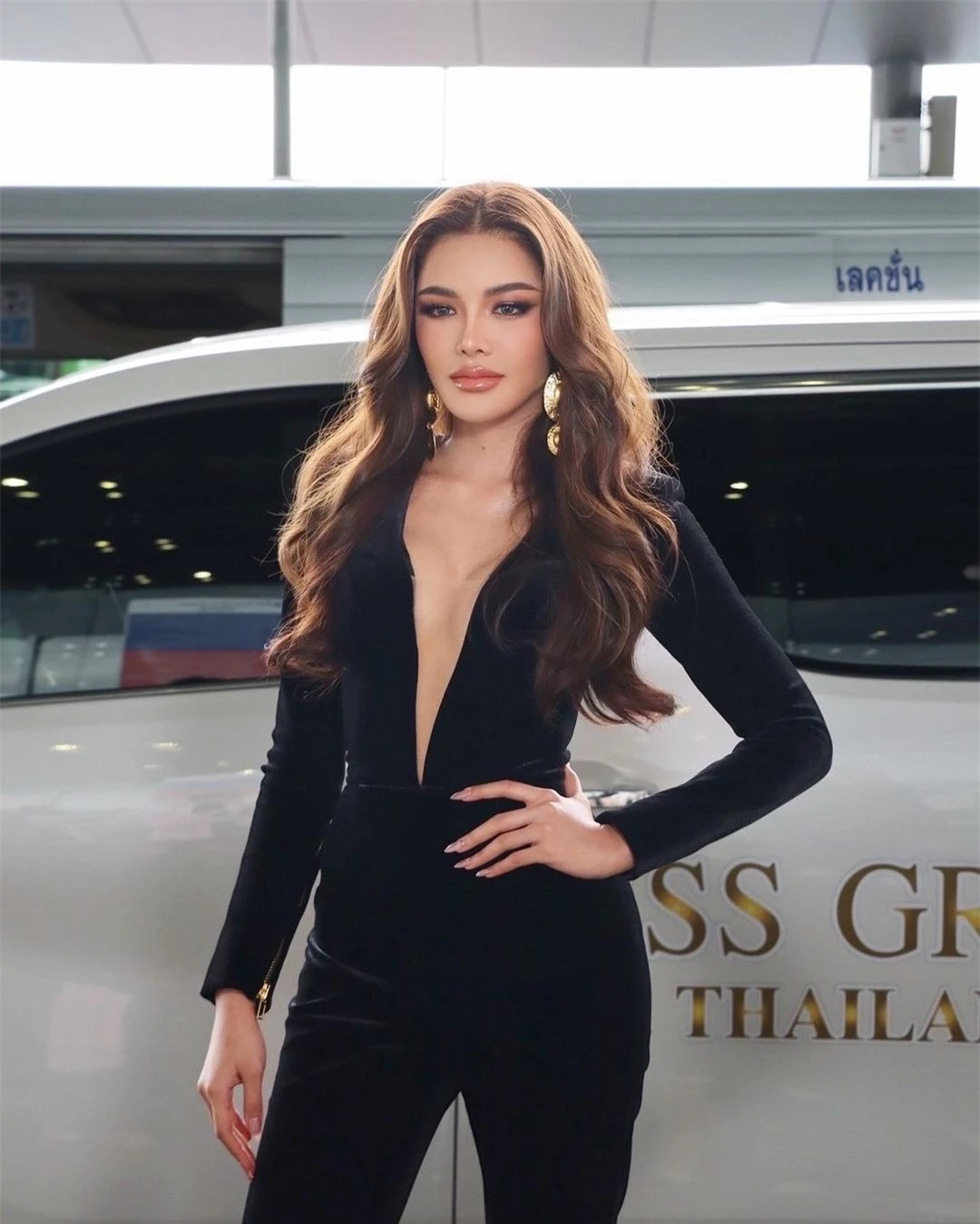 Hoa hậu Hòa bình Thái Lan mặc váy xuyên thấu ảnh 23
