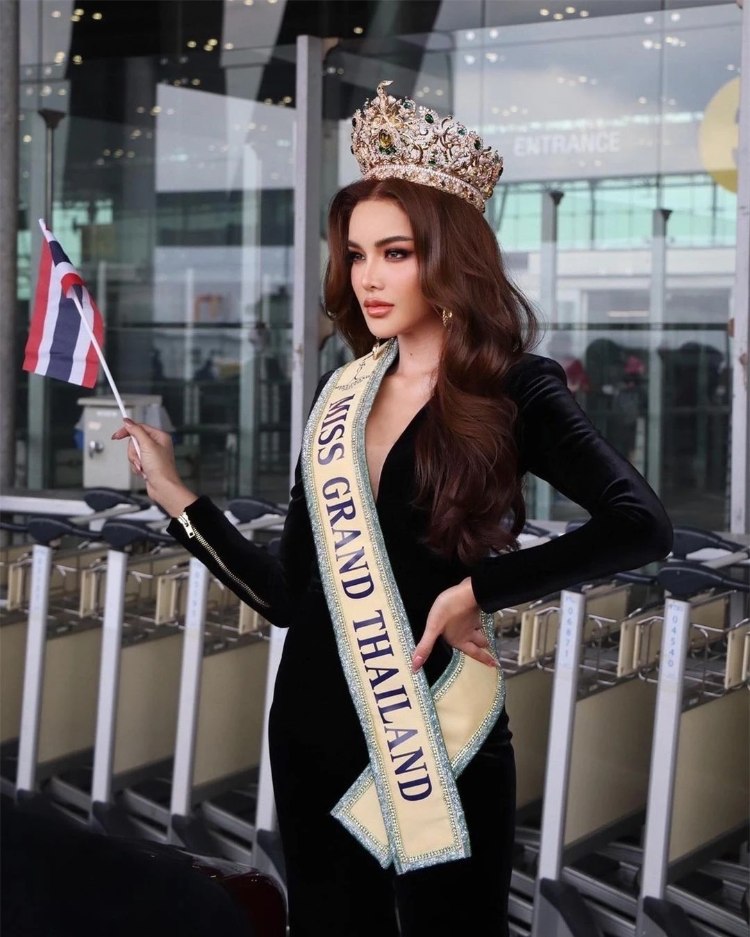Hoa hậu Hòa bình Thái Lan mặc váy xuyên thấu ảnh 24