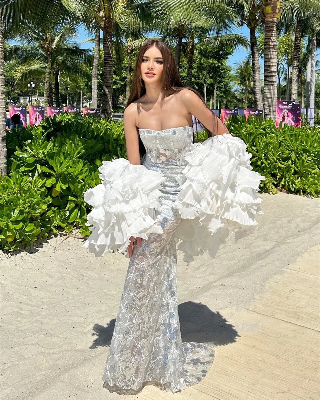 Hoa hậu Hòa bình Thái Lan mặc váy xuyên thấu ảnh 7