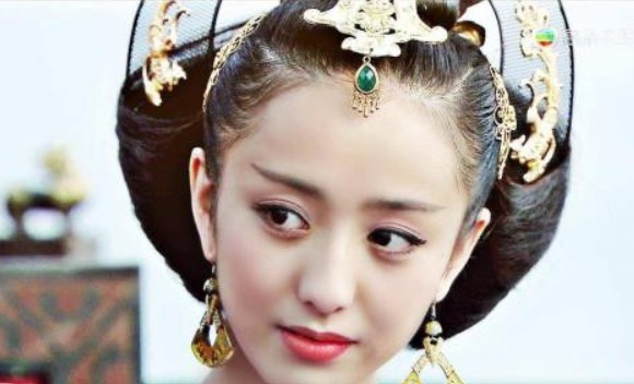 Để được hoàng đế sủng ái, Triệu Phi Yến đã nhét thứ này vào trong cơ thể mình