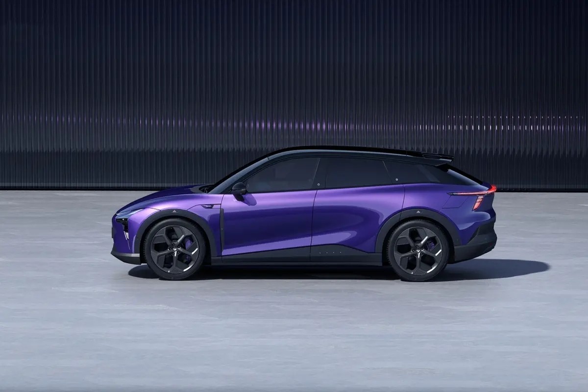 SUV thiết kế đẹp không kém Lamborghini Urus, công suất 544 mã lực, giá từ 845 triệu đồng