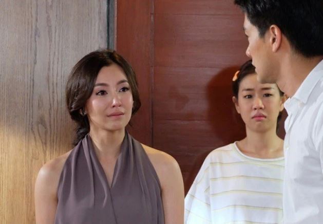 Từ chiếc váy Elsa tặng con trai, vợ âm thầm tìm chứng cứ chồng phản bội nhưng kết cục cô lại vui vẻ chấp nhận sự thật tàn khốc hơn