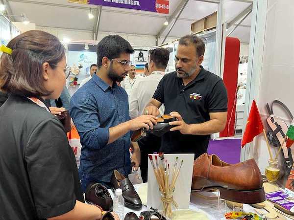 Gỡ khó cho doanh nghiệp xuất khẩu sắt thép, da giày